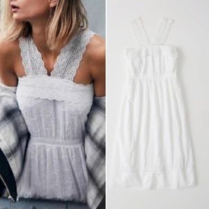 ⭑ Abercrombie & Fitch Eyelet Midi Dress